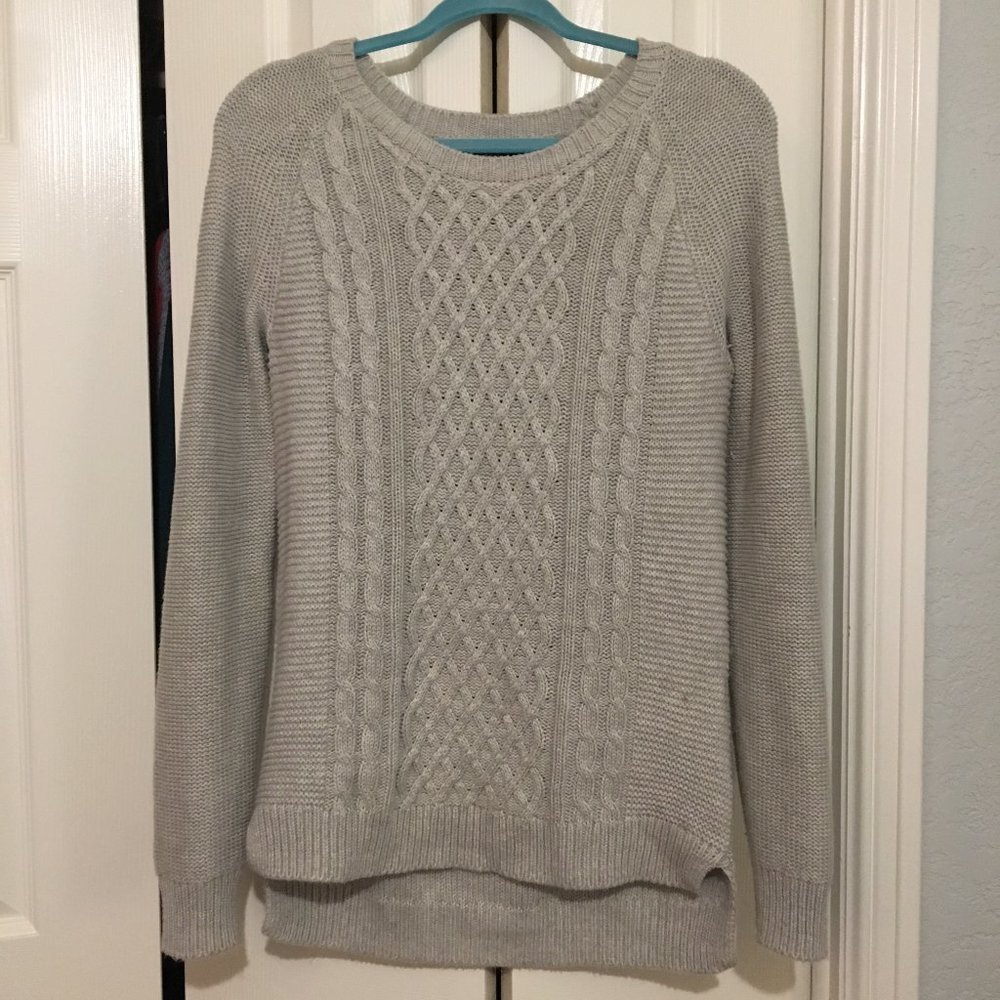 Gap sweater
